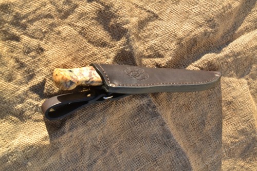 Нож Легионер (вариант 2) - сталь К340, мельхиоровое литьё, G10, стабилизированный кап клёна.