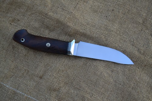 Нож Скинер - сталь S390, нейзильбер, G10, корень ореха, мозаичные пины.